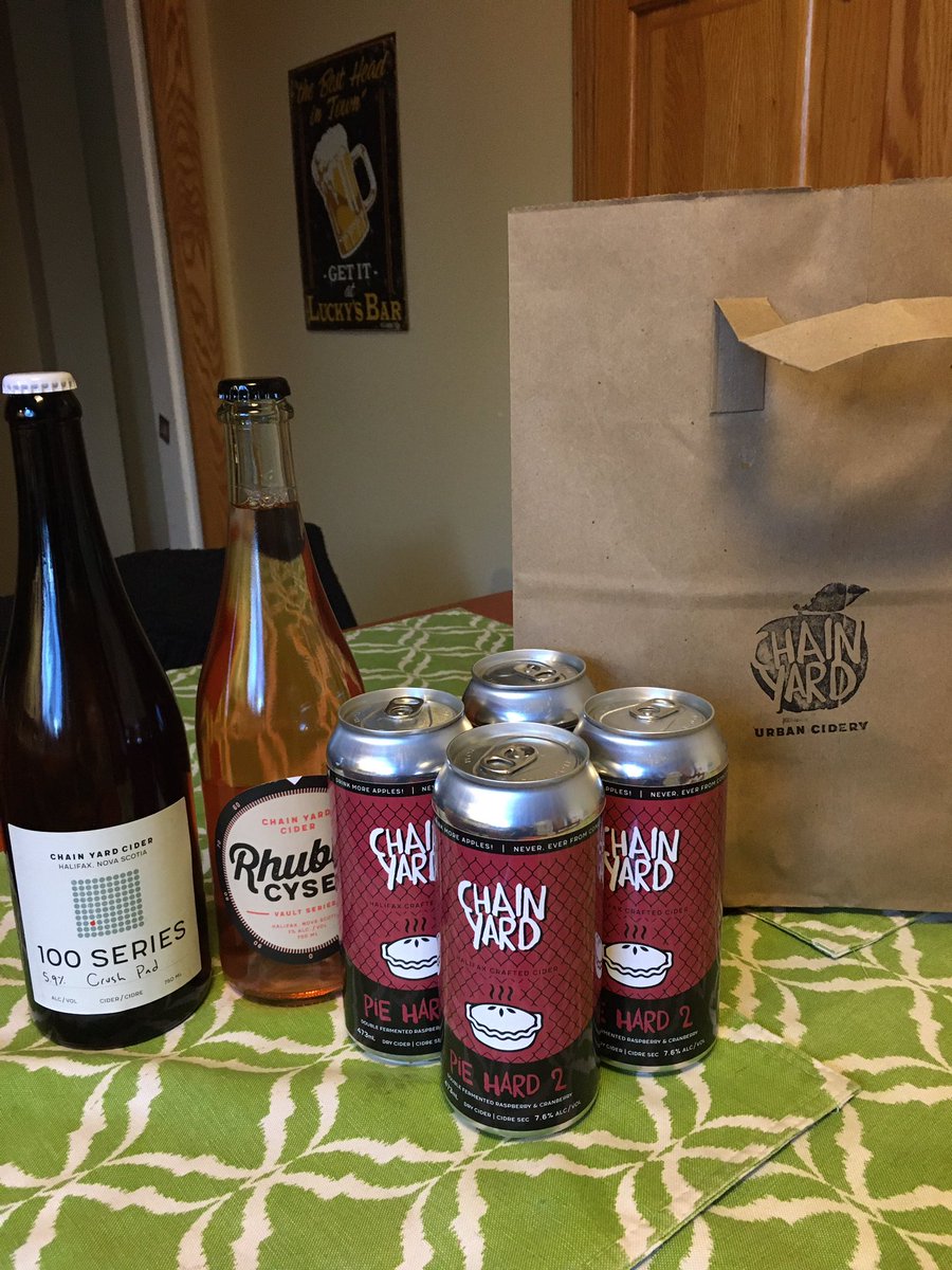JaymeLynnButt's tweet photo. Service with a smile! This arrived at my doorstep within 2 hours. @chainyardcider you are amazing! Thank you. #buylocal #drinkmoreapples https://t.co/LOMvspCWXa