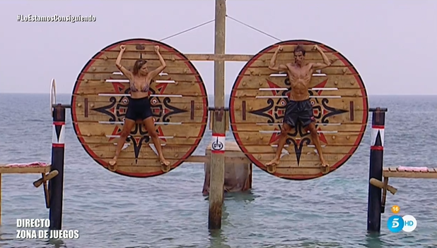 Supervivientes's tweet photo. ¿Con quién vais?

🔄 Ivana
❤️ Hugo

https://t.co/0FBgMJbayp #SVGala11 https://t.co/CSxcJml3mi