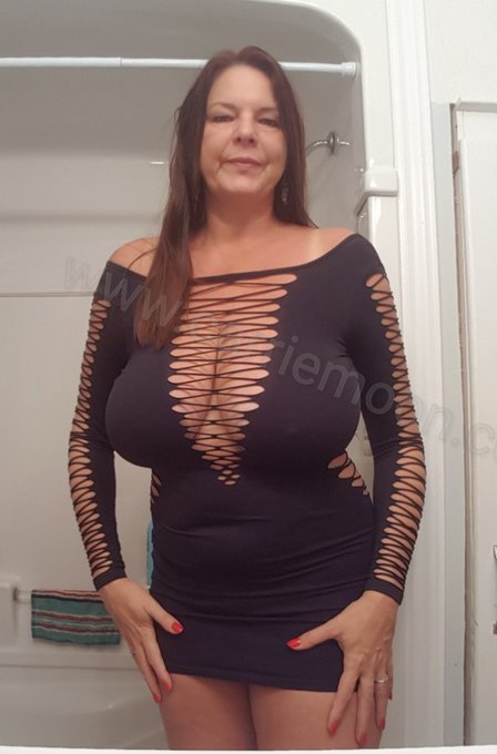 Tbt #backinblack #iamcanadian #canadiangirlsrock #carriemoonisthehandjobqueen #carriemoon https://t.<a href="/tag/backinblack"class="tags">#backinblack</a><a href="/tag/iamcanadian"class="tags">#iamcanadian</a><a href="/tag/canadiangirlsrock"class="tags">#canadiangirlsrock</a><a href="/tag/carriemoon"class="tags"><span>#carriemoon</span></a><a href="/tag/carriemoonisthehandjobqueen"class="tags"><span>#carriemoonisthehandjobqueen</span></a>