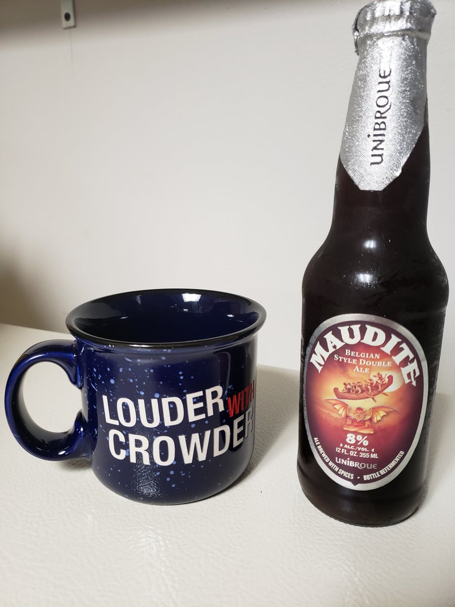 AlSciarretti's tweet photo. @scrowder Mugs UP! 

#CrowderCNNLivestream https://t.co/s67fFOQYmm