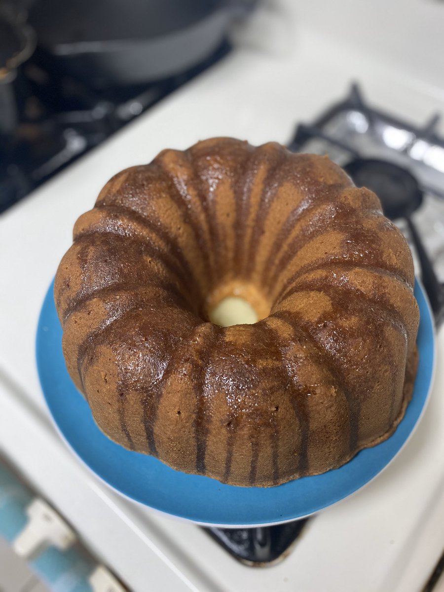 OcieSBanks's tweet photo. I just baked my first pound cake. I’m proud of myself! #RealMenCook #RealMenBake https://t.co/zkQ6uEtwS8