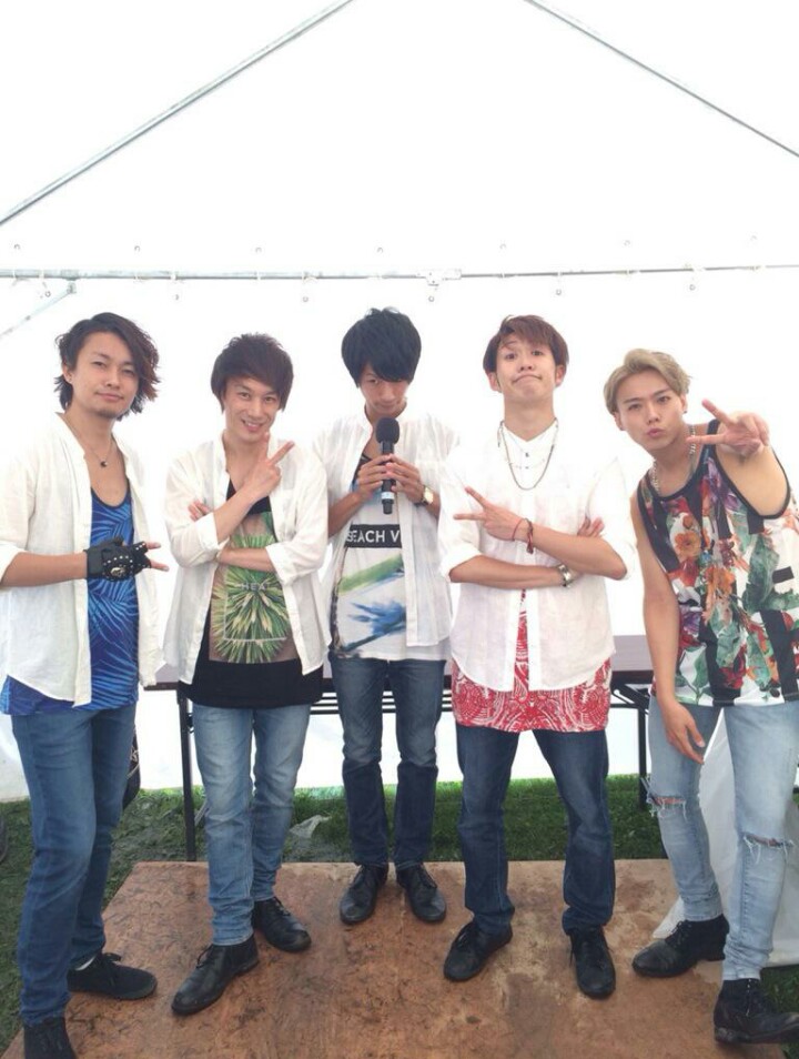 hoshiezosan7221's tweet image. #必要としているものを二文字で
"癒し" 推しによる癒しは大切✨
"音楽" 音楽は本当に必要なんだな｡
"蝦夷" やっぱり大切で必要｡
これまでのメンバーに会いたいし
揃ってほしいし😳💕
 
今､二文字で必要なモノは沢山
あるんだな｡😳
#EverZOne #BLuck