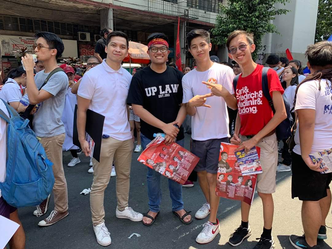 TieroneSantos's tweet photo. For sure hahanapin kami ni Nacho para mag DLSR pic haha. ❤✊🏻
#MayoUno2020
#RedLaborDayProtest https://t.co/DLngXFmmhL