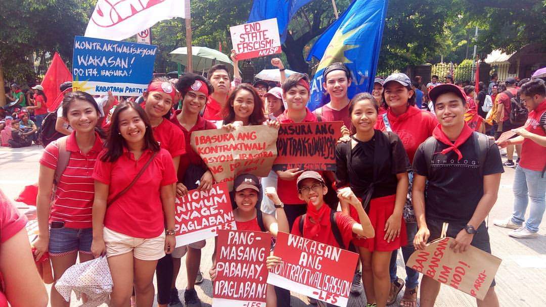 TieroneSantos's tweet photo. Today at Memories:
#TuloyAngLaban and #KayaNatin slates present sa Mayo Uno mob upang makiisa sa laban ng mga mangagagawa para sa nakabubuhay na sahod at laban sa kontraktwalisasyon!
#MayoUno2020
#RedLaborDayProtest https://t.co/vCT4lPm1VO