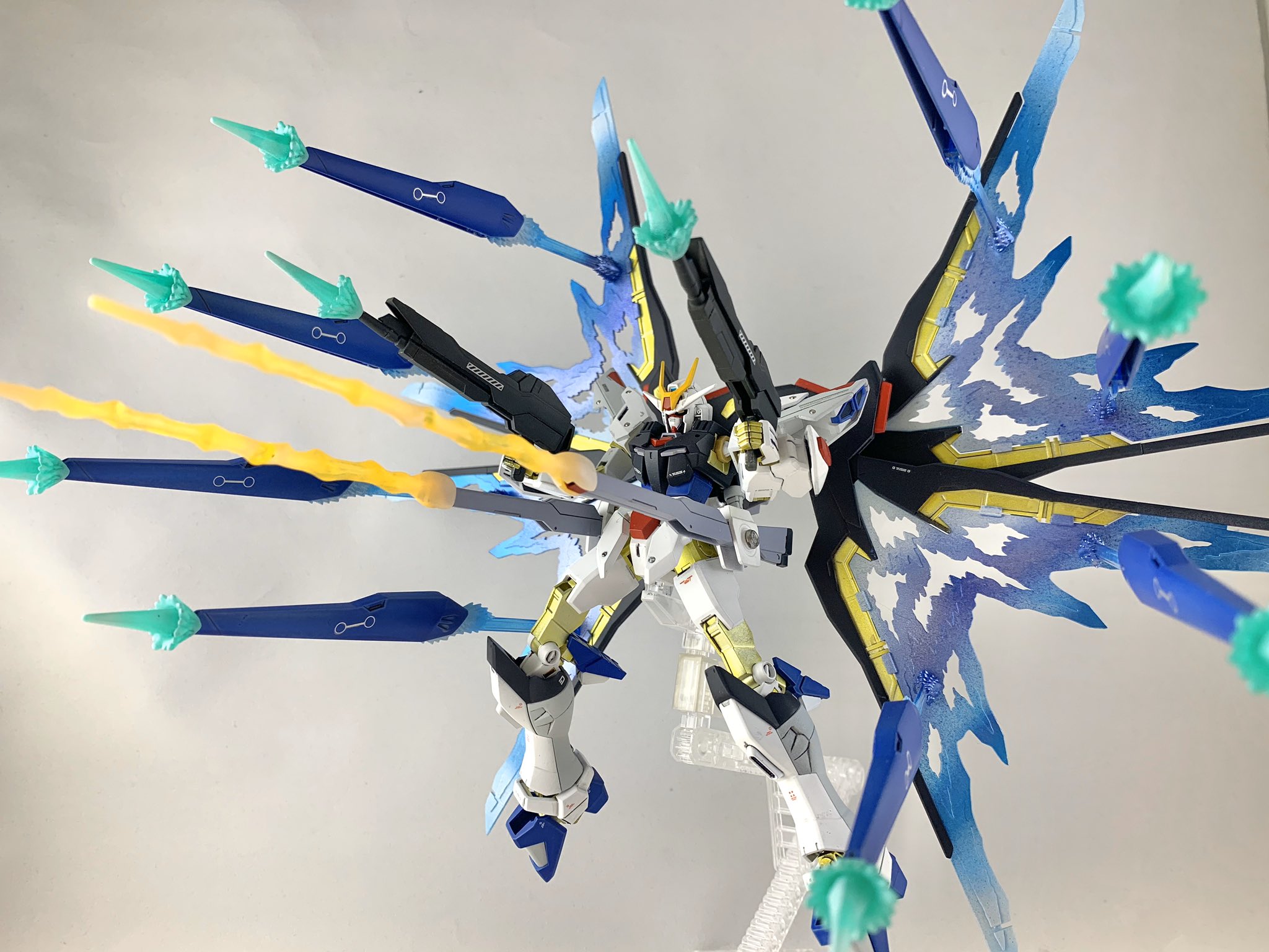 われ 模型人 みんなでガンプラ Gunplatogether コアガンダム ストライクフリーダムで制作しました ファルマメントガンダム です 早くこの事態が終息して青空の下 飛び回れるといいですね T Co Zydk5pskdp Twitter