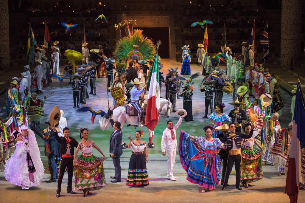 Revive "Xcaret México Espectacular" ahora por Facebook este fin de semana
#QuédateEnCasa salrevista.com/2020/04/revive…