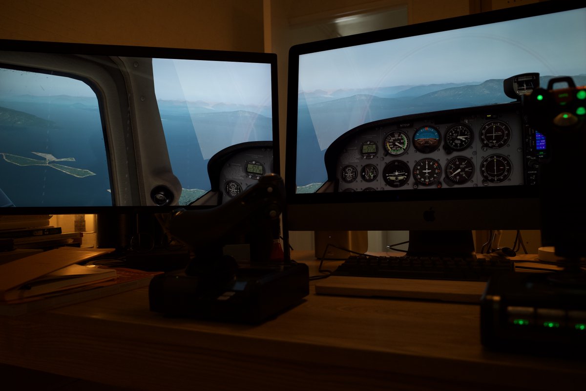 albireo's tweet photo. Flying over COVID-19 #xplane https://t.co/U3lHvW6ZjI