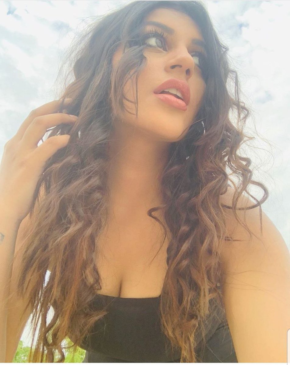 X__SapNa's tweet photo. Uffffff ye garmi https://t.co/3jgwfWZFYk