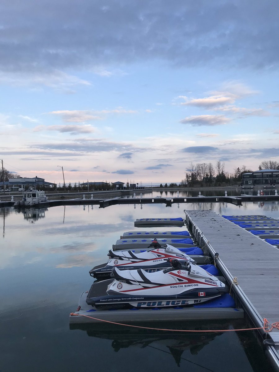 GBDeb10's tweet photo. #southsimcoepolice thanks for bring hope that summer boating season is on the way! https://t.co/VAtLPLwP94