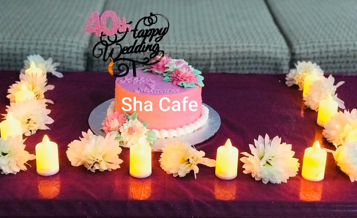 sha_jeee's tweet image. Today's cake 🎂 الحمدللّٰه 
40th Wedding Anniversary theme cake
For Mumma &amp;amp; Puppa 
ALLAH mery parents ko sehat-O-tandrusti wali lambi zindagi dy Ameen
Book your order now | #Your_Design | #Your_Flavour | #Your_Venue | #Our_Quality
Inbox now 📨 or WhatsApp at 03146618494