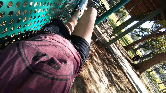 me n the park!! https://t.co/EWfWANyy7C<a href="/tag/athenapink"class="tags"><span>#athenapink</span></a>