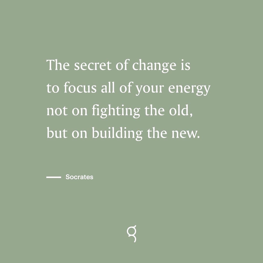 via @yogaglo
.
While it’s important to look back to see how far you’ve come, don’t spend all your energy on what you wish you had done. Focus on building new practices that bring happiness and fulfillment, one day at a time.