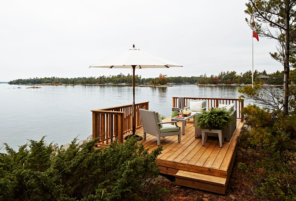 teamhaig's tweet photo. Update Your Outdoor Space on a Budget
Courtesy of HGTV

1.Stain or Paint – put a fresh coat of stain or paint on your deck this spring giving the space new life. Paint your outdoor furniture, planters or pergola with a pop of colour. https://t.co/s0WabN30LJ