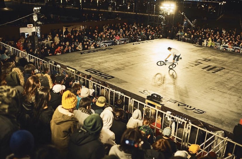 SHINGO_GHETTO's tweet photo. まいど!@akira05062: FLAT ARK 2017
.
2017から
.ARK LEAGUE 誕生
@arkleague_official
.
LIVE🎤
@shingo_ghetto
.
#arkleague #flatark #fifth #bmx #flatland #world #championship #skateark #2017 #first #skateboard #world #competition #kobe #last #street #sports https://t.co/LrvBc387gy
