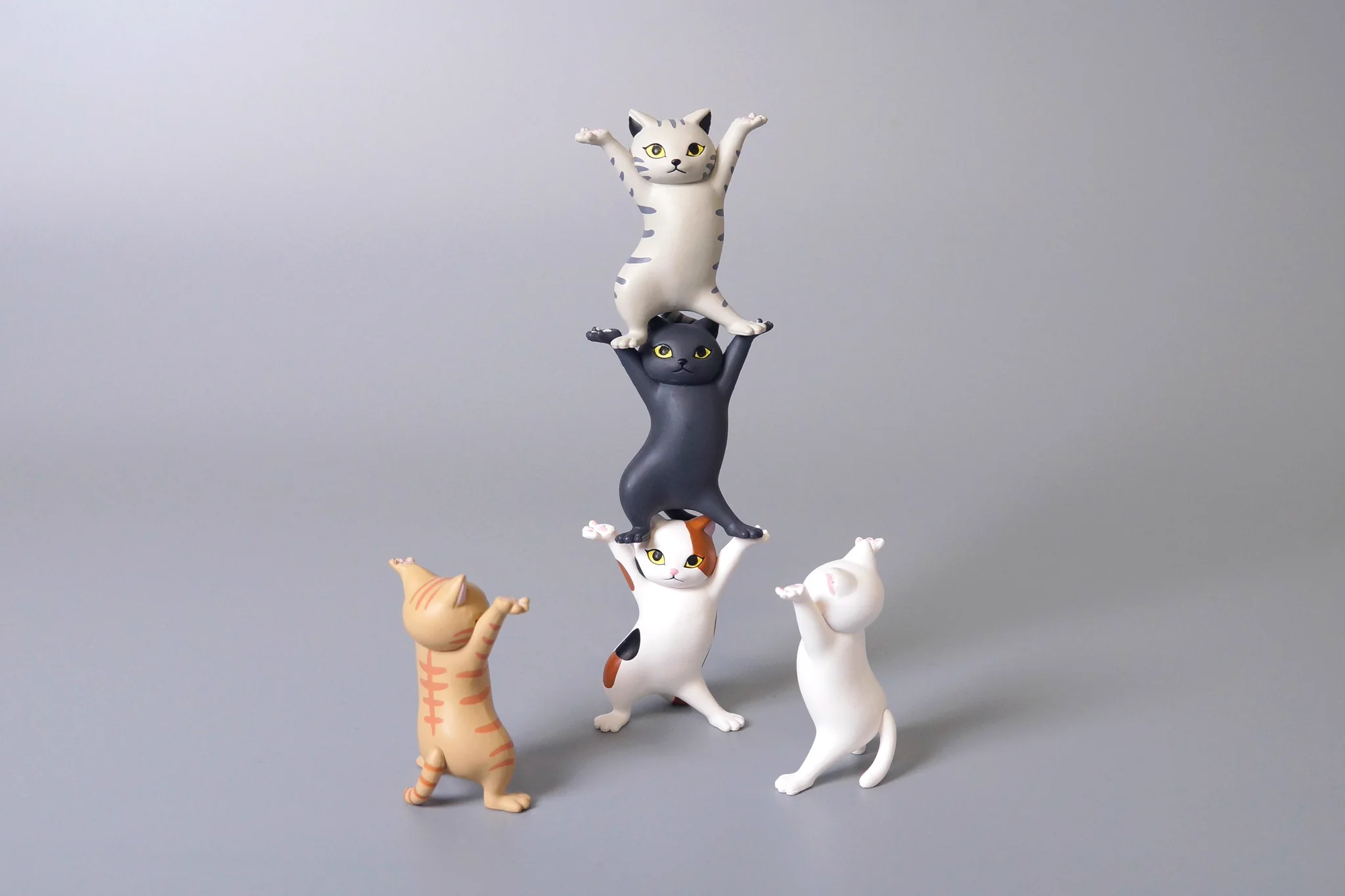かわいいだけじゃない！？「ネコのペンおき」のポテンシャルがペン置きにとどまらないwww