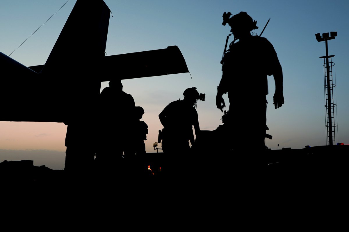 SpecWarAirmen's tweet photo. US Forces participate in Flintlock #armysolider #sof #usairmen #combatmedic #flintlock #specialforces #pararescue #specialwarfareairmen #usnavy #marsoc #lawenforcement #rltw #nightvision #weownthenight #oaf #socom #ussocom #soceur #jtac #tacp #eod #sere #sr #combatcontrol https://t.co/WN3d6wYTLl