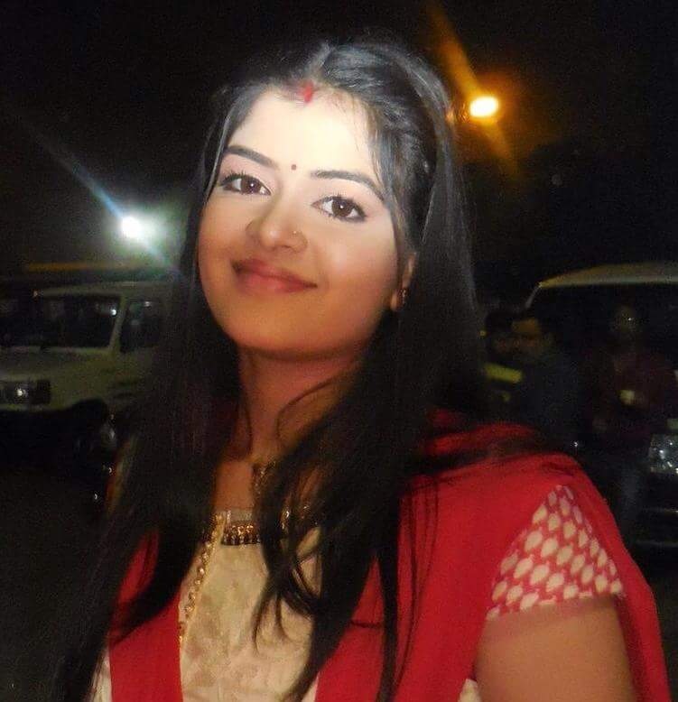 madhumita__fc's tweet photo. #BojhenaSheyBojhena at 5PM ❤✨
#Throwback #Pakhi offscene #makeup_room #dairies✌
@madhumitact @StarJalsha_ https://t.co/U9ZSslqZCr