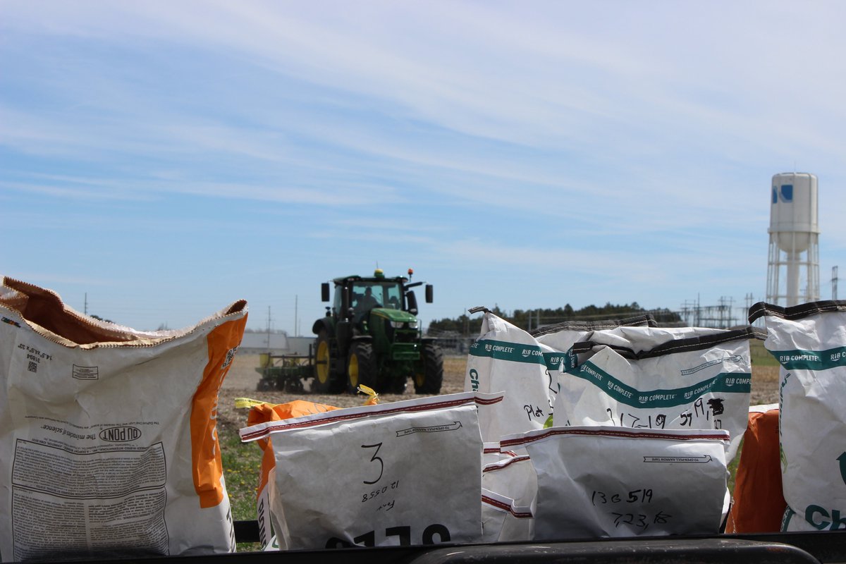 UNL_TAPS's tweet photo. Planting 27 "farms" with 3 replicated plots each is quite the process! The 2020 TAPS sprinkler corn competition's chosen hybrids are in the ground. Thanks to all of the hybrid sponsors for donating the selected varieties! https://t.co/4K8ptNwpaS