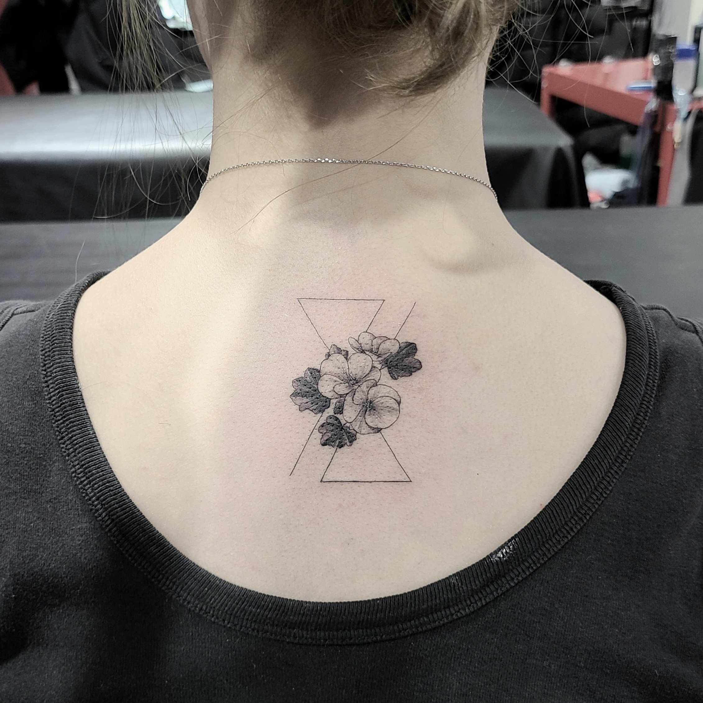Korea Yong R Tattooer お客さんの誕生花です ソウルタトゥー ホンデタトゥー 韓国タトゥー ワンポイントタトゥー ホンデタトゥー ポイントタトゥー T Co Pxrmlkvqq5 Twitter