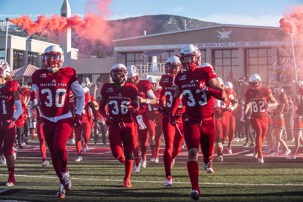 Blessed to receive an offer from <a href="/SUUFB/">SUU Football 🏈</a> ! Thanks to <a href="/coachrobertbala/">Robert Bala</a> and the coaching staff for believing in me! 🔴⚫️