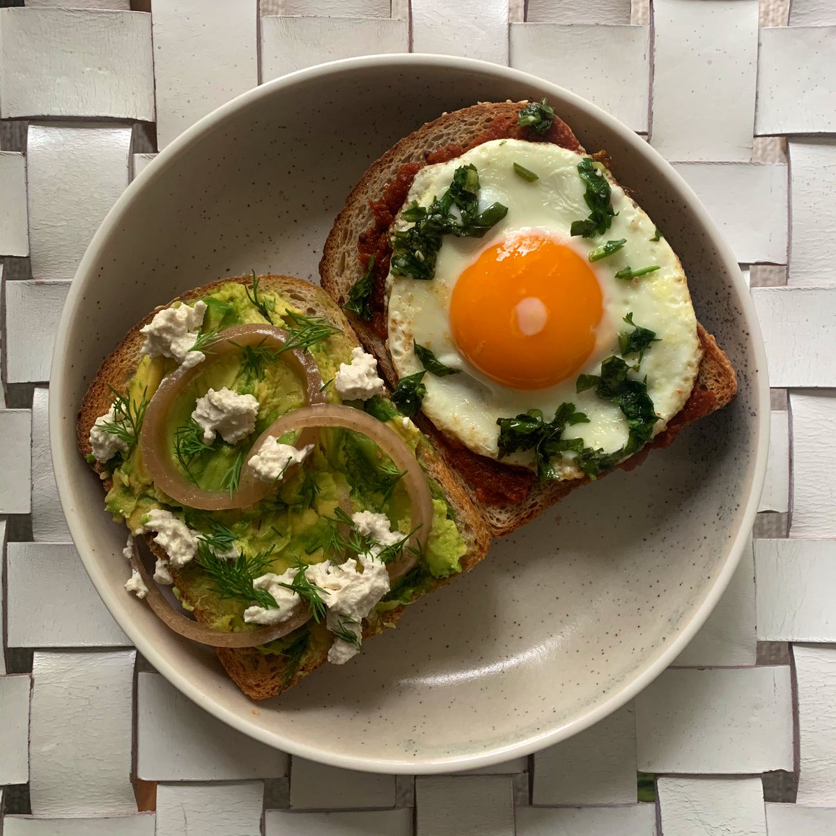 this is friday brunch ft kasoundi, avocado, cashew cheese, pickled onion n more leftover pistou from the other night. and a goog