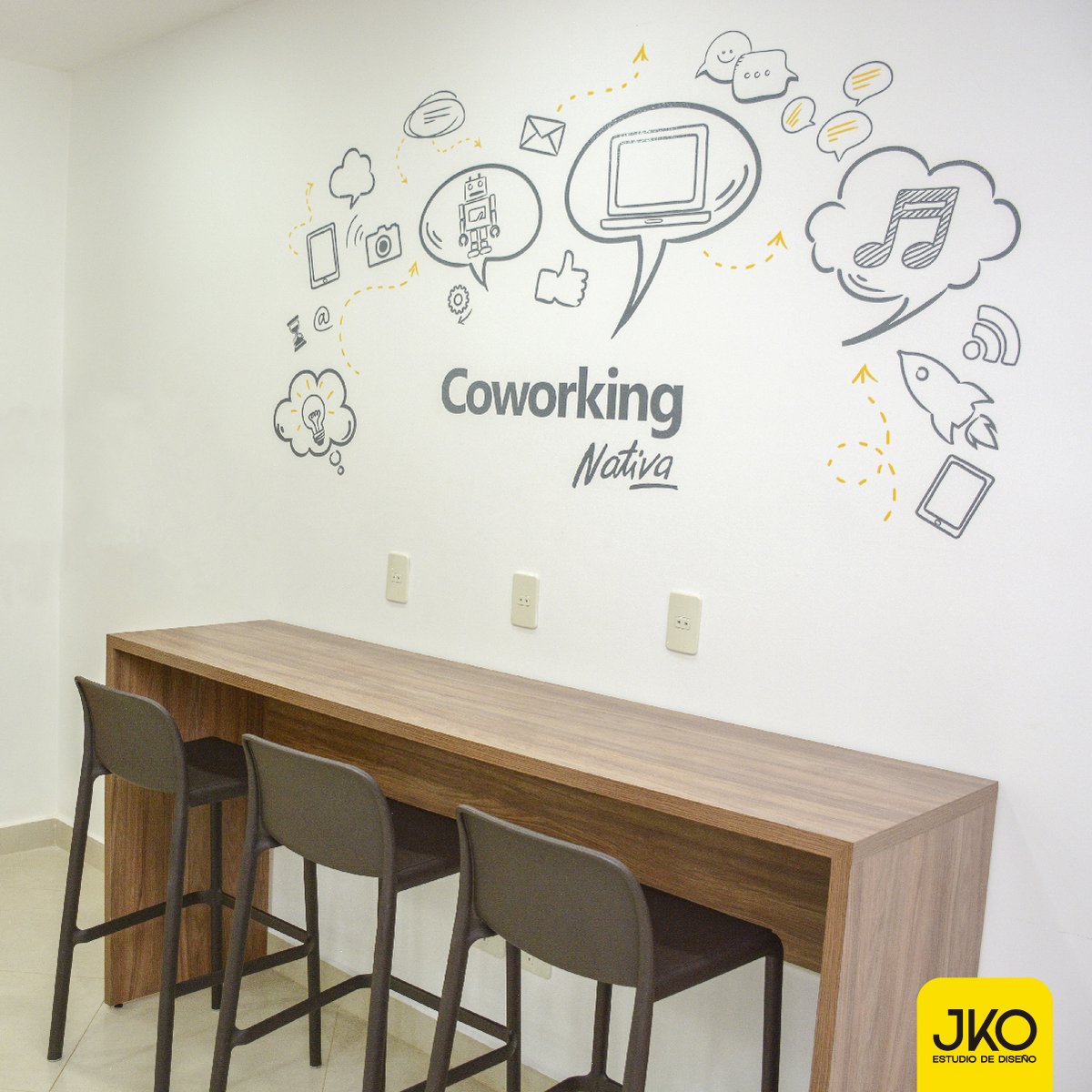 jkoestudio's tweet photo. Oficina Grupo Nativa @grupo_nativa

Tuvimos el desafío de crear espacios de trabajo colaborativo, oficinas privadas, sala de reuniones y capacitaciones y áreas comunes. 
Nos encargamos de la distribución espacial, diseño integral, pintura, iluminación y mobiliarios.

#JKOestudio https://t.co/OXYdIQrHig