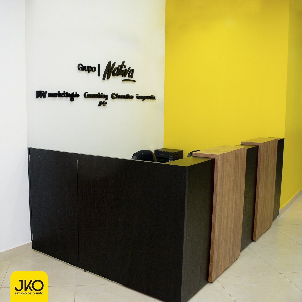 jkoestudio's tweet photo. Oficina Grupo Nativa @grupo_nativa

Tuvimos el desafío de crear espacios de trabajo colaborativo, oficinas privadas, sala de reuniones y capacitaciones y áreas comunes. 
Nos encargamos de la distribución espacial, diseño integral, pintura, iluminación y mobiliarios.

#JKOestudio https://t.co/OXYdIQrHig