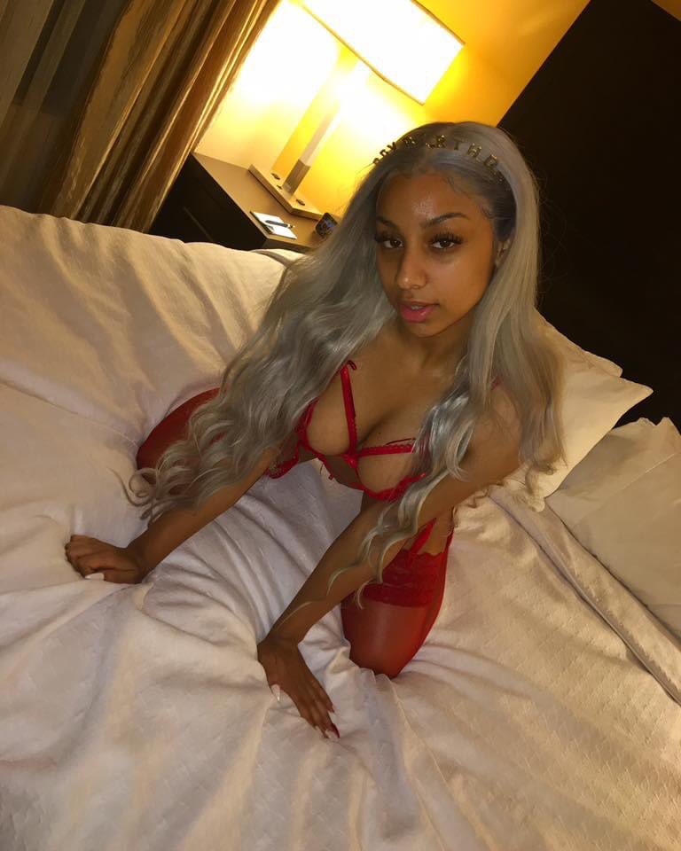 prettyfeetjade2's tweet photo. Baddest he seen in a while 🥴🦋 #birthdaygirl #paypig #cashslave #dom #sub #soles #sellingpics #sellingfeetpics #buyingfeetpics #sellingcontent https://t.co/Ine9ev8XqP