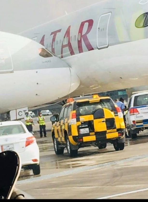 Pesawat Qatar Airways Menabrak Pesawat Disebelahnya