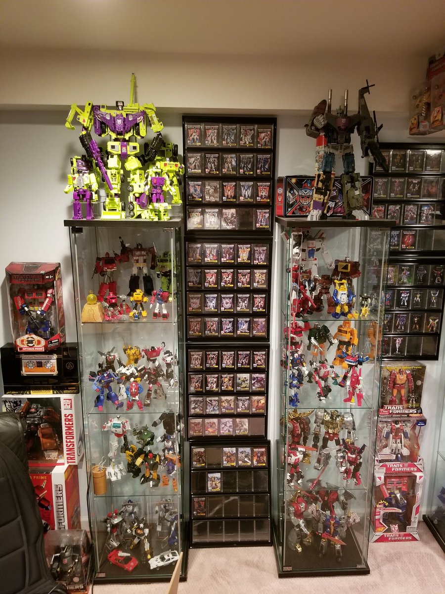 playsomehockey's tweet photo. @TFormers Is this how you #TransformAtHome ? https://t.co/MdXw6CvhyQ