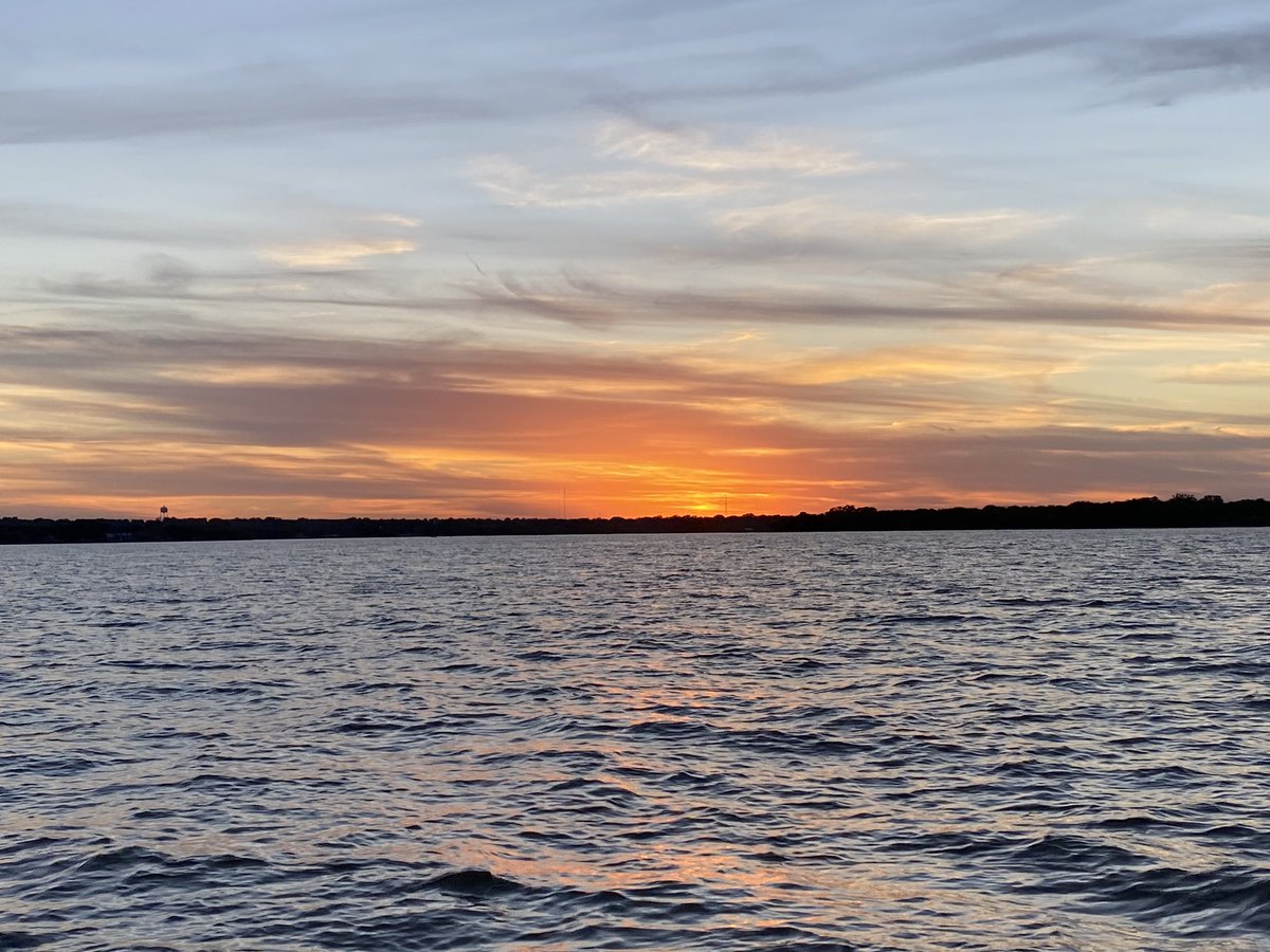 cntorrieri's tweet photo. My ginger loves to fish! Beautiful girl and beautiful sunset! ❤️🧡💛 https://t.co/ILWtRlZunR