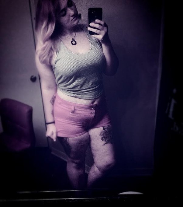 WOOOOOW JUST HAD A VIDEO CALL WITH ONE OF MY FANS! YOU CAN HAVE ONE TOO! $1 PER MINUTE! DM FOR DETAILS<a href="/tag/glow"class="tags"><span>#glow</span></a>
