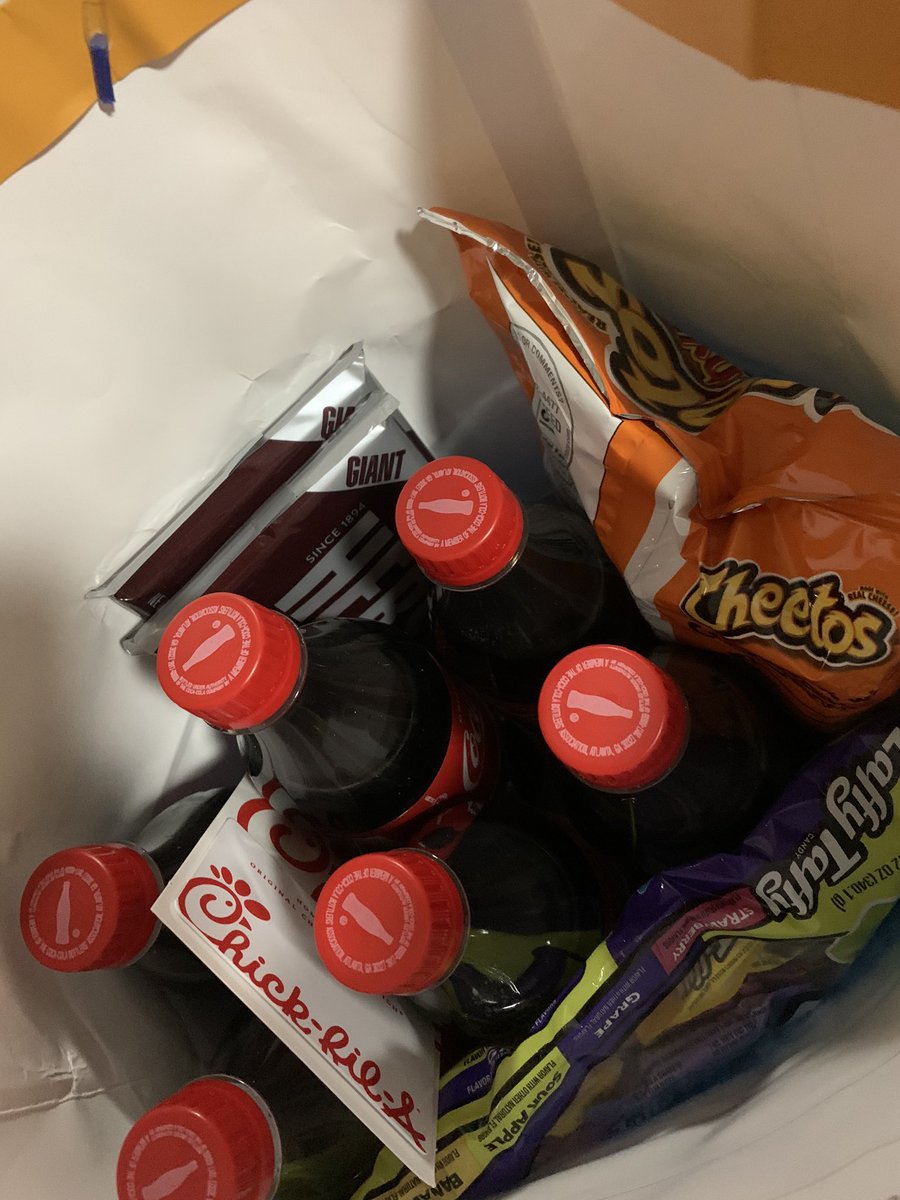 I’ll take the snacks from coach over his 300 Hurdles workout any day. Thanks <a href="/jamar_parrish/">Jamar Parrish</a>