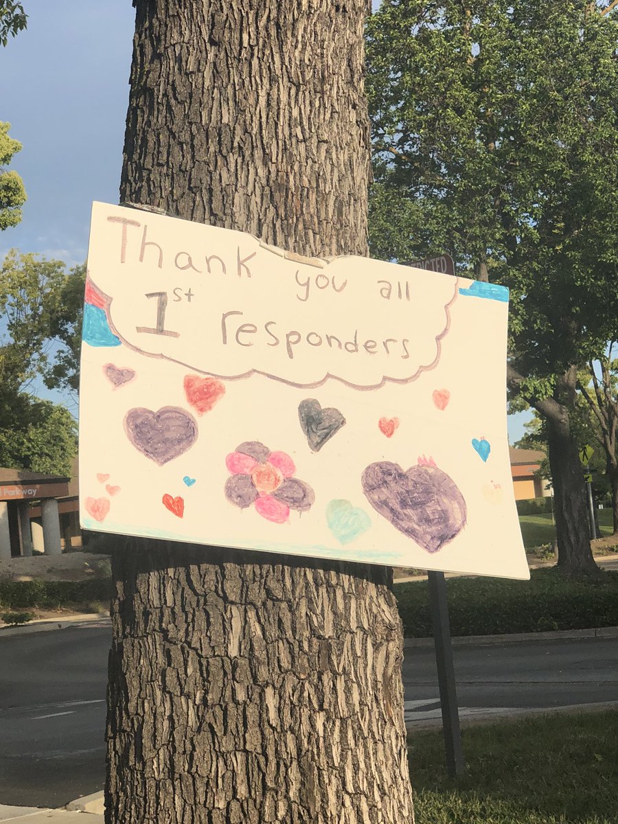 idMASK_help's tweet photo. We want to thank first responders in each and every country. Thank you. #ThankYouHealthCareWorkers https://t.co/8mNZMA2lyF