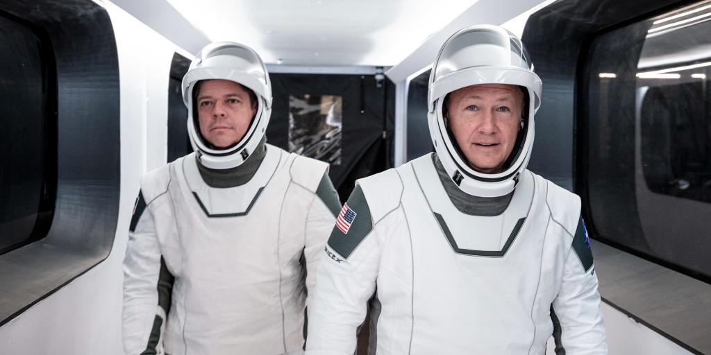 NASA's tweet photo. Get ready to #LaunchAmerica! 🚀 Tune in tomorrow (all times ET): 

11am: @Commercial_Crew overview
12:30pm: #CrewDragon rundown
2pm:  @NASA_Astronauts Q+A
3:30pm 1-on-1 crew interviews
4:55pm @Instagram Live on @NASA w/ @AstroBehnken &amp; @Astro_Doug 

Watch: https://t.co/z1RgZwQkWS https://t.co/quDbim45YQ