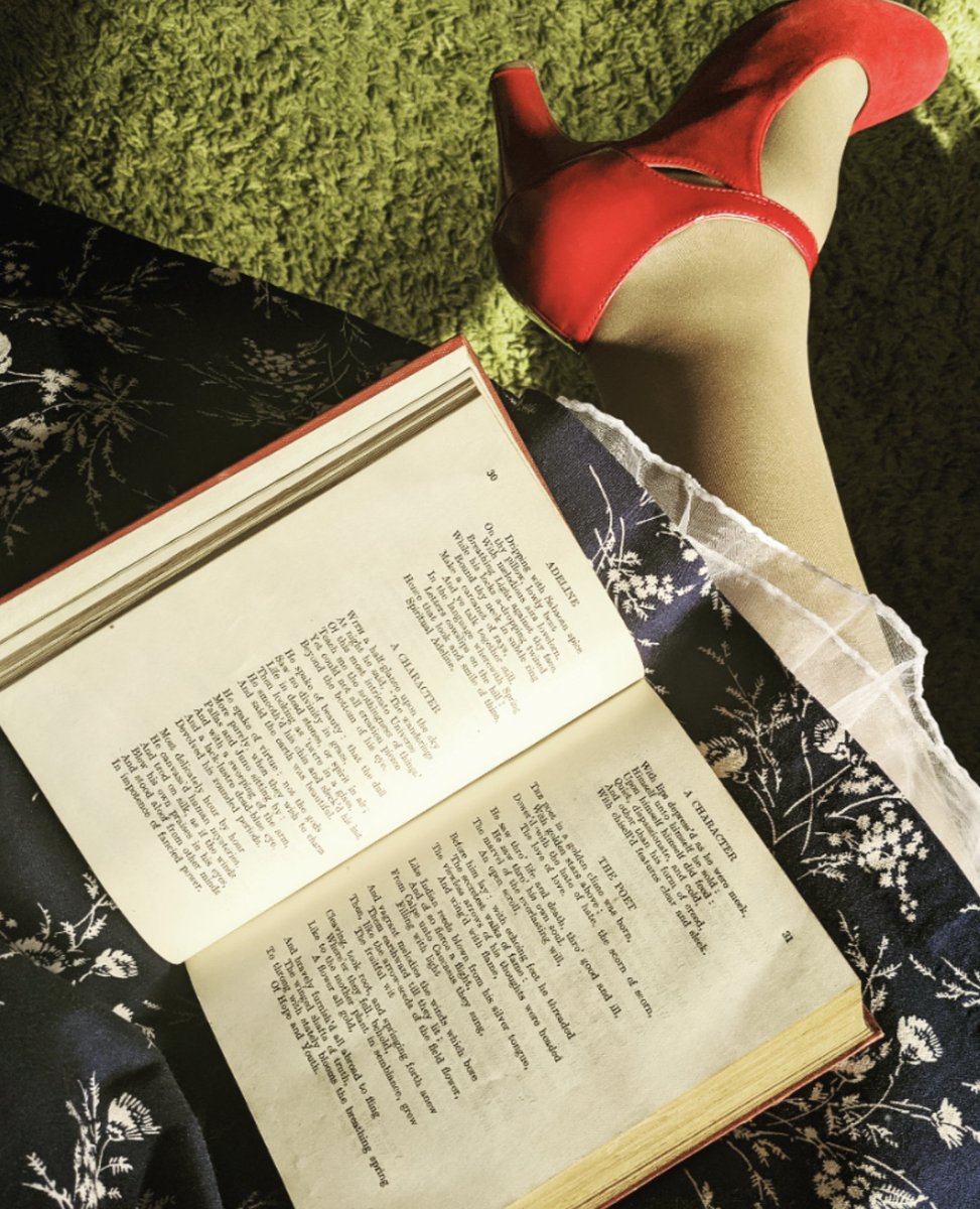 AugustaSupple's tweet photo. @mclayfield Well then, here's the #lapshot of me taking sometime to get to know Tennyson... https://t.co/ElRY7trRVN