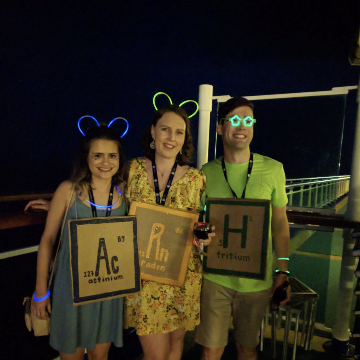 No new #FluorescenceFriday pic from me today, so here's a throwback to a 2017 <a href="/CNBPscience/">CNBP</a> dress up night themed "The Glow Effect". Bonus points for anyone who can tell me what glow each of us is dressed as! 

#OzChem #RealTimeChem #phdchat <a href="/KathrynPalasis/">Kathryn Palasis</a> <a href="/aimeehorsfall/">Aimee Horsfall</a>