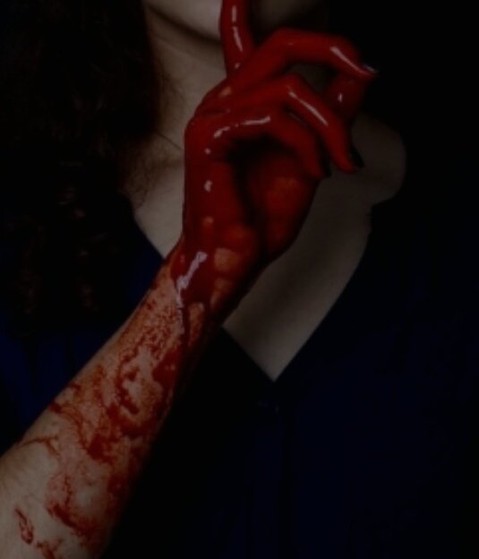 —As soon go kindle fire with snow, as seek to quench the fire of love with words.

                  ━━━━━ 
ㅤ             ﾉ witch.
                 ﾉ  metamorphomagus.
ㅤㅤ         ﾉ  fire control.

─────
 ۪               ۰ :⦅ LAURIE
         HELLSON 
  GOMORY ⦆