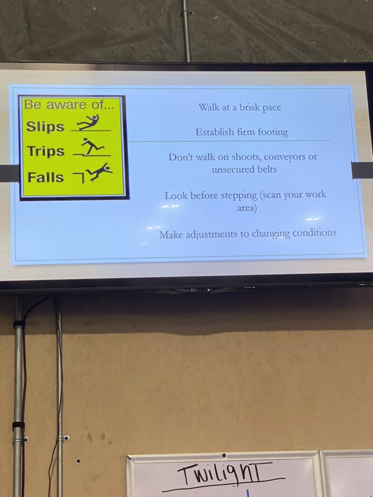 El Paso Preload Safety Committee still doing activities while keeping social distancing. WEDLM-Practicing those 5 keys and Preventing Slips and Falls.
<a href="/UPS/">UPS</a> <a href="/RedRiverUPSers/">Red River UPSers</a> #safety #ups #elpaso #elpasostrong