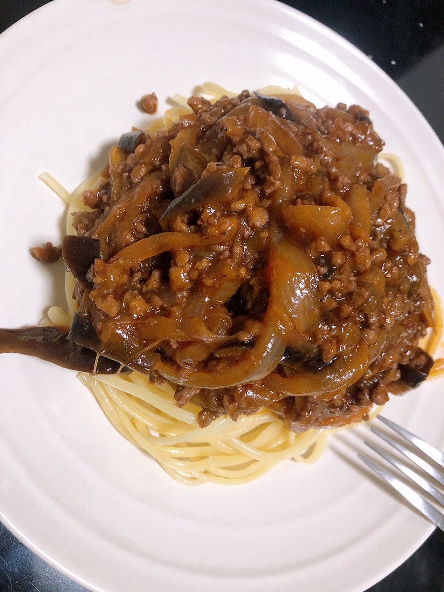 千葉瑞己 ちばみずき على تويتر お昼ご飯 めちゃくちゃ美味しく出来たらから共有させてください パスタ ナスと玉ねぎのたっぷりミートソース めちゃくちゃ美味しい 最近ミートソースばっかり食べてる 美味しいし簡単 麺をリングイネにしてみまし