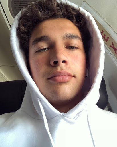 MahoneAccess's tweet photo. Stop sleeping on Austin Mahone! https://t.co/Twu1V7Oyqr