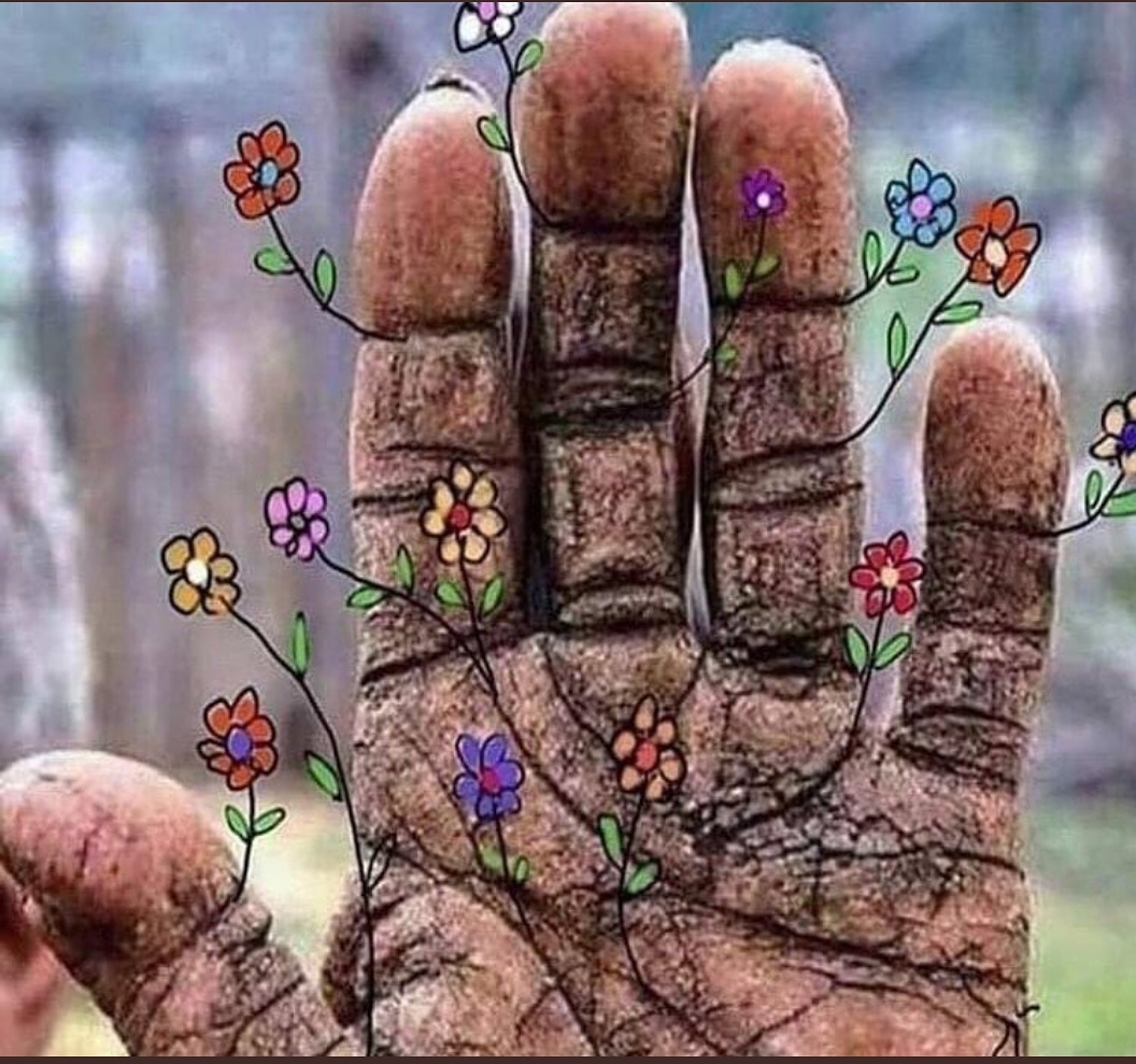 Yaptığın işi severek çalışmak, her zaman daha iyisi için çabalamak, terimizin hakkıyla kazanmak ve sevdiklerimize faydalı olmak gibisi var mı?

1Mayıs Emek ve Dayanışma Günü kutlu olsun.