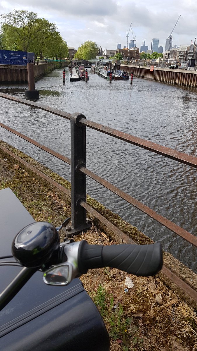 MBCyclingTM's tweet image. Nice fresh morning on way to @ManorfieldPri #foodbank @TowerHamletsNow &amp;amp; trying alternative routes with #cargobike. River Lea tow path Stratford to Poplar. Not bad apart from one bit. @FullyChargedUK @Bikeworksuk @THWheelers @CanalRiverTrust