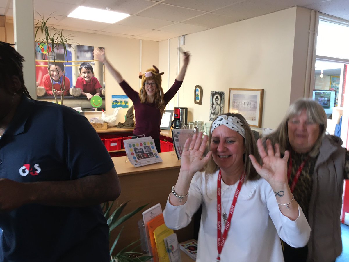 TBP_Headteacher's tweet photo. Amazing to see the TBP community for our first online Whoop Whoop Assembly. You are incredible! #StayHome #staysafe https://t.co/1X3AJEitbs