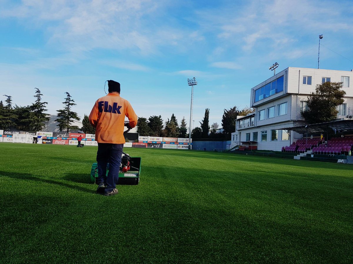 FbkPitches_Turf's tweet photo. Başta emekçilerimiz olmak üzere; tüm emekçilerin 1 Mayıs Emek ve Dayanışma Günü Kutlu Olsun. #1MayisEmekveDayanismaGunu #1MayisMesajim #Fbk #Fbksahaları #Galatasaray #FloryaMetinOktayTesisleri #Hibritçim https://t.co/B6NADeh6Me