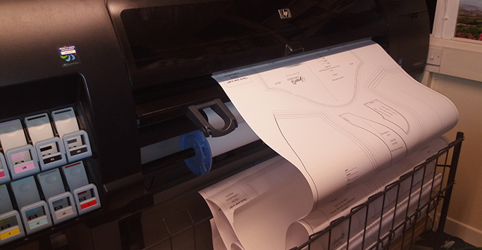 LivUniIT's tweet photo. Our Dave has been using the specialist printing equipment in CSD to help address the medical scrubs shortage amongst #NHS staff. 
https://t.co/5IKWvMuPNb https://t.co/rICHfuphMJ