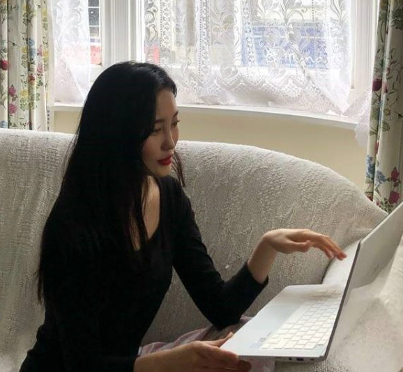 ECEnglish's tweet photo. Learning English online can help you to achieve your academic goals without leaving home!

Our student, Minju, shares a few advantages of learning English with #ECVirtual. 
https://t.co/YoKmzKI7Iy https://t.co/ZGE1tZPjBC