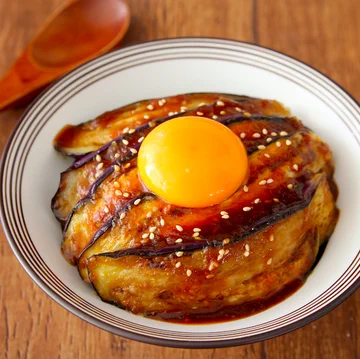 肉無しなのに満足感たっぷり！「茄子の焼肉丼」が美味しそう！