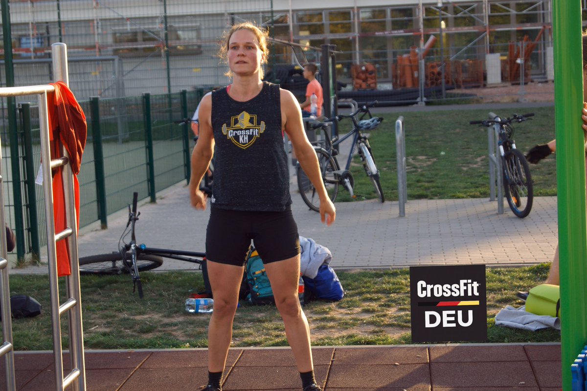 CrossFitDEU's tweet photo. Workout des Tages:
FREITAG 200501
5 Runden auf Zeit:
400 Meter Laufen
50 Kniebeugen
15 L-Klimmzüge
Poste deine Zeit in die Kommentare.
Vergleiche mit 031006.
@crossfittraining @crossfitdeutschland @crossfit
#workoutdestages #workoutoftheday #crossfitgermany #germanaffiliates https://t.co/SXA1YzZvp3