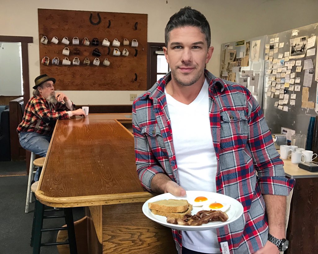 Looking for a midnight snack? We’ve got you covered. Stay up late with The Back Pages😎
-
-
-
thebackpages.tv